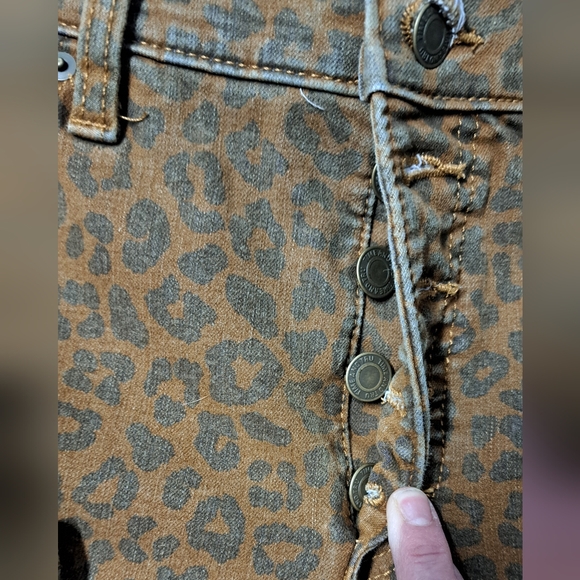 Leopard print high rise denim jeans - Picture 3 of 11